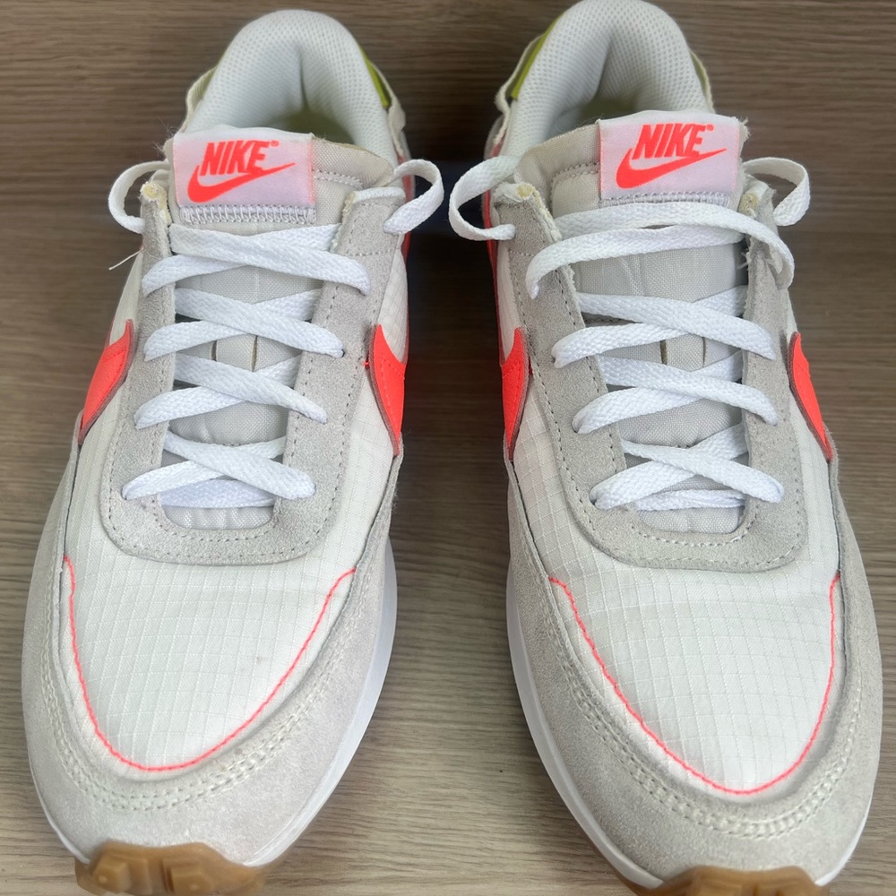 Nike Waffle Debut White Hot Punch fj4572-100 - Size 9.5
